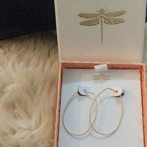 Artsy goldtone hoop earrings NIB